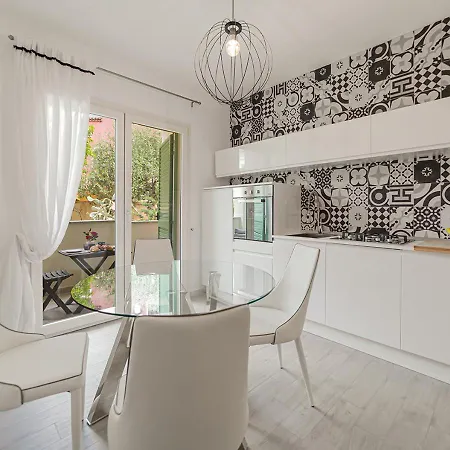 Apartament Laureliving Logge 01 *